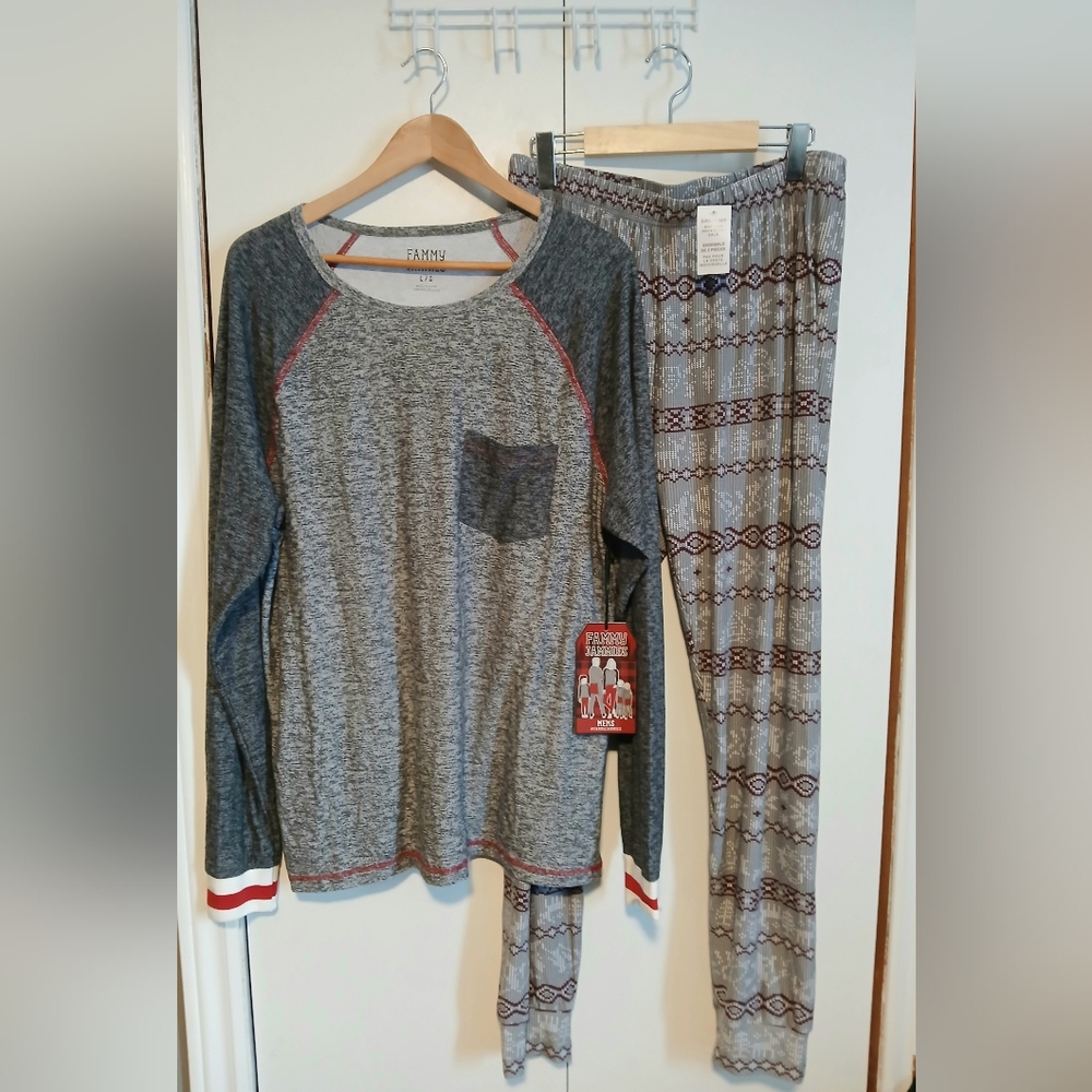 Men’s Fammy Jammies Christmas Pajama Set Size Lg NWT Cozy Stretch